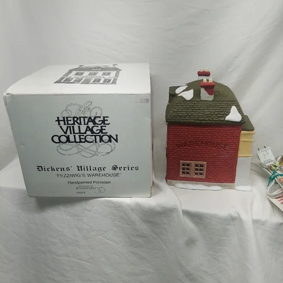 Department 56 Dickens' Village Series 1986 "Fezziwig's Warehouse" 6500-5 - Picture 4 of 7